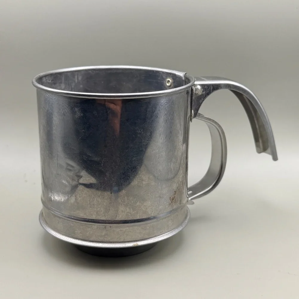Vintage Stainless Steel Flour Sifter Squeeze Handle Manual Kitchen Baking Tool